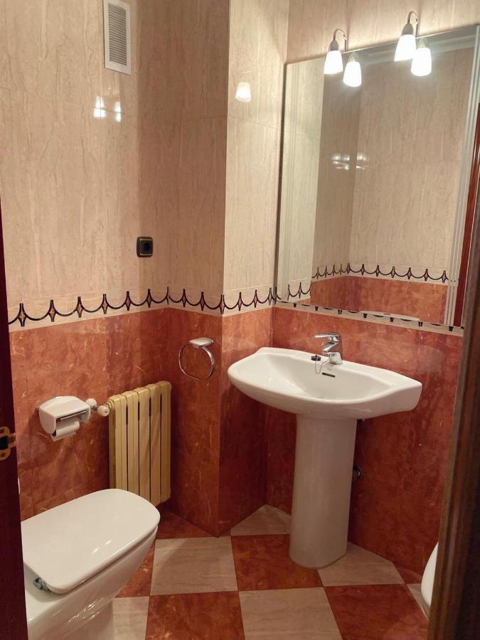 Duenas Apartment Oviedo Bagian luar foto